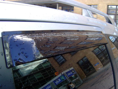 Mitsubishi Outlander vetosuojat Dark Smoke ( taka ikkuna )\\n\\n23.8.2010 14.33